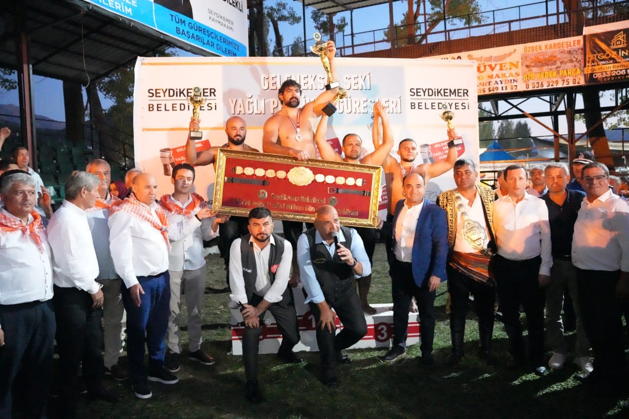Seydikemer Seki Güreşleri’nde Başpehlivan İsmail Koç, Güreş Ağası Şaban Karaşal oldu