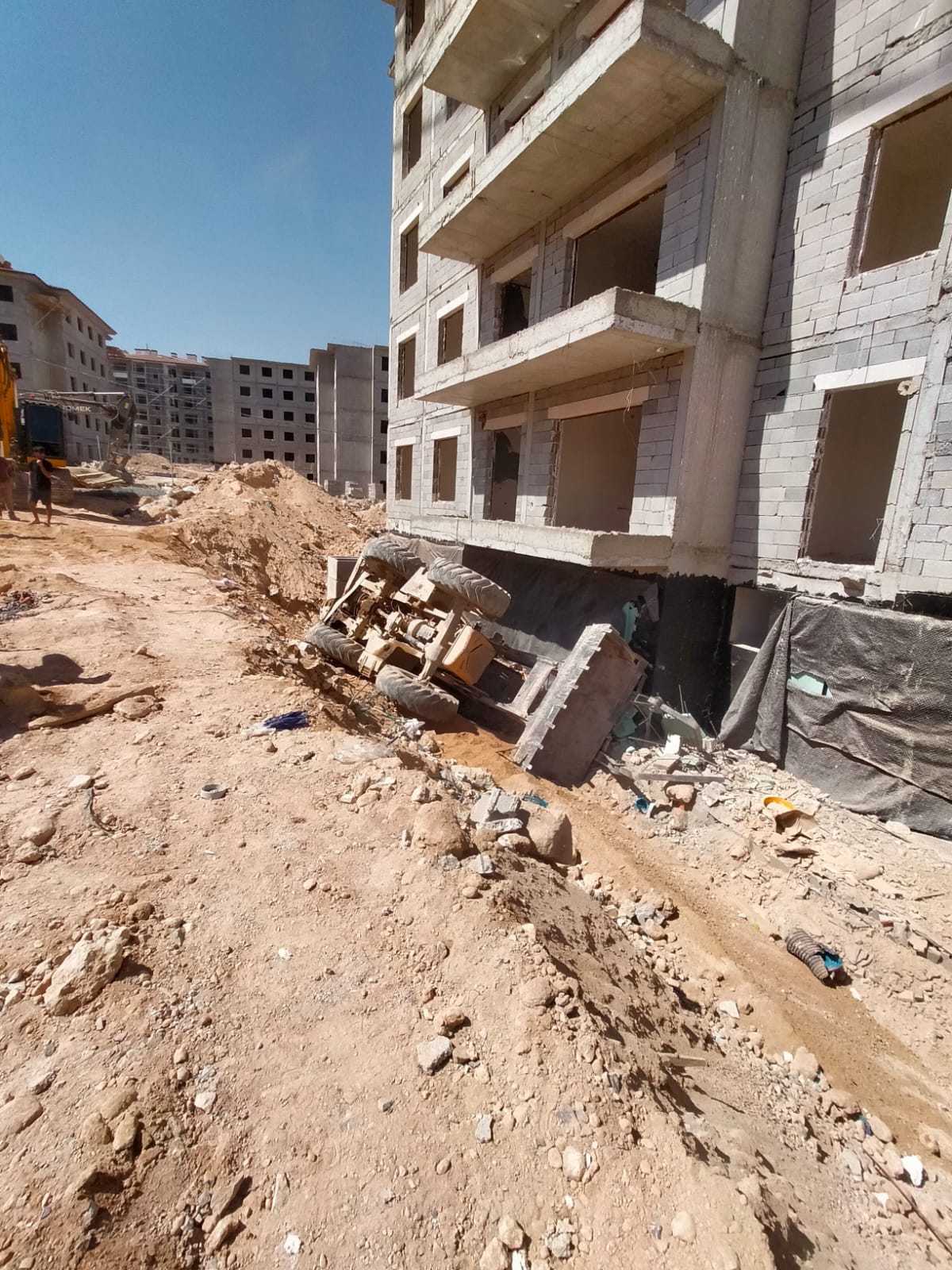 Malatya’da şantiyede iş makinesi devrildi: 1 ölü