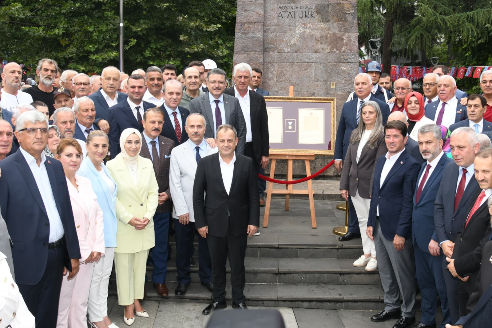 Trabzon Büyükşehir Belediye Başkanı Genç: İstiklal Madalyamız, şehrimizin onur nişanesidir