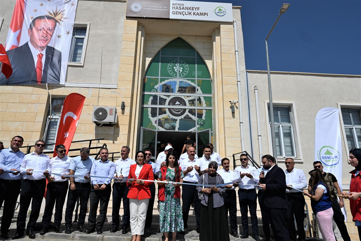 Hasankeyf ilçemizde gençlik kampı ve gençlik merkezi hizmete açıldı