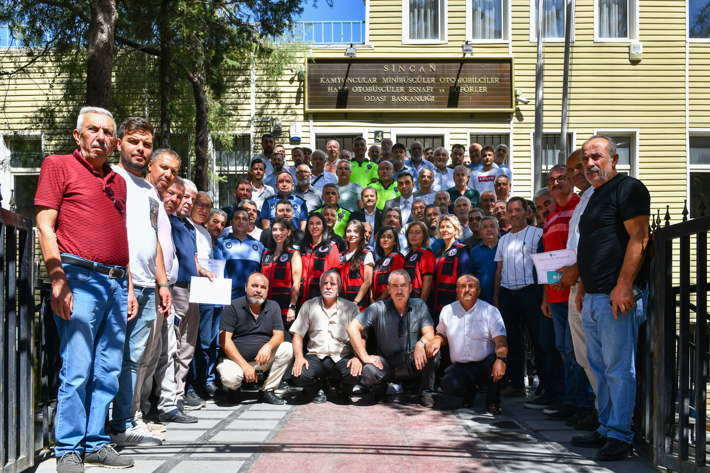 ABB'den okul servis şoförlerine ve rehberlerine "ilk yardım ve güvenli sürüş farkındalığı" eğitimi