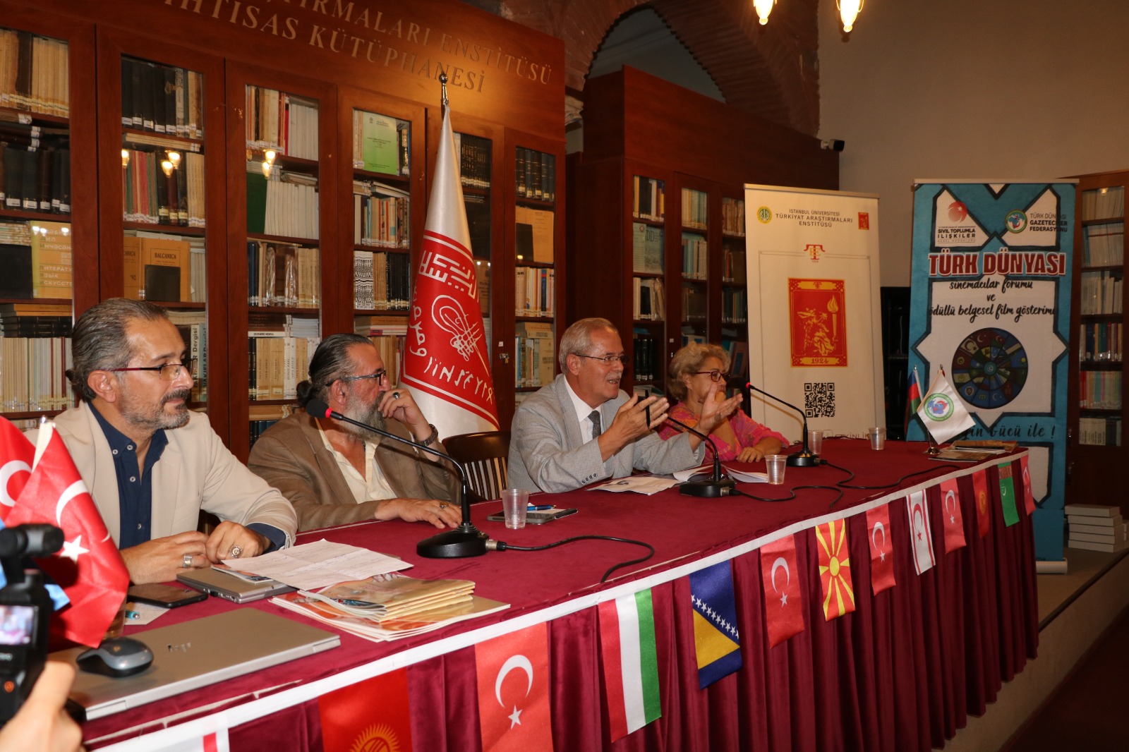 Türk Dünyası Sinemacılar Forumu İstanbul Üniversitesi Türkiyat Araştırmaları Enstitüsünde gerçekleştirildi