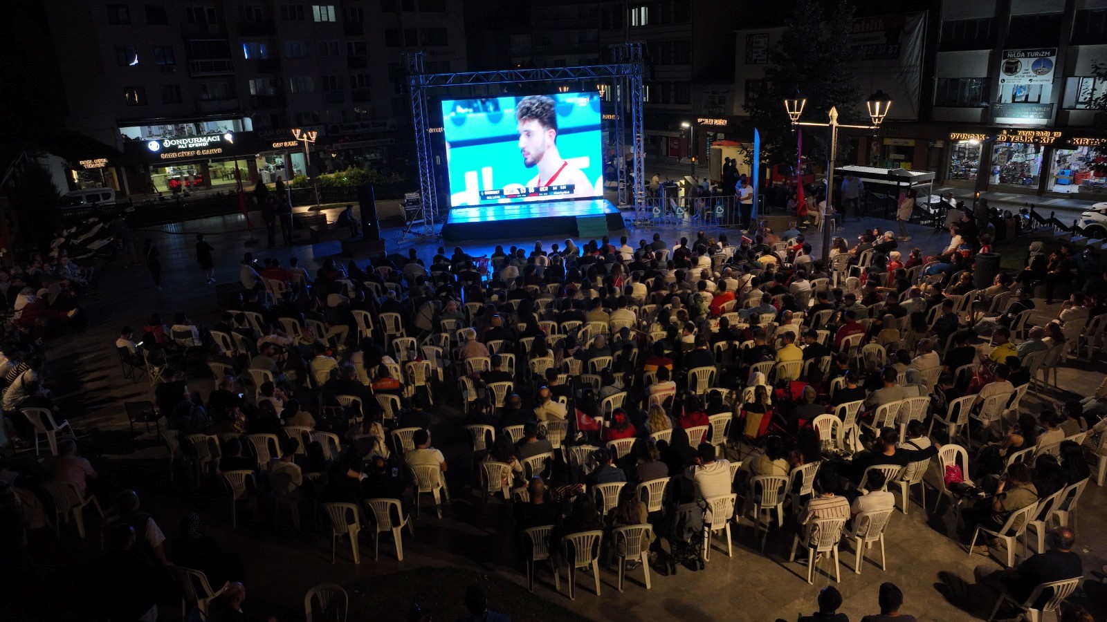 A Milli Basketbol Takımı yuvaya gümüş madalyayla döndü