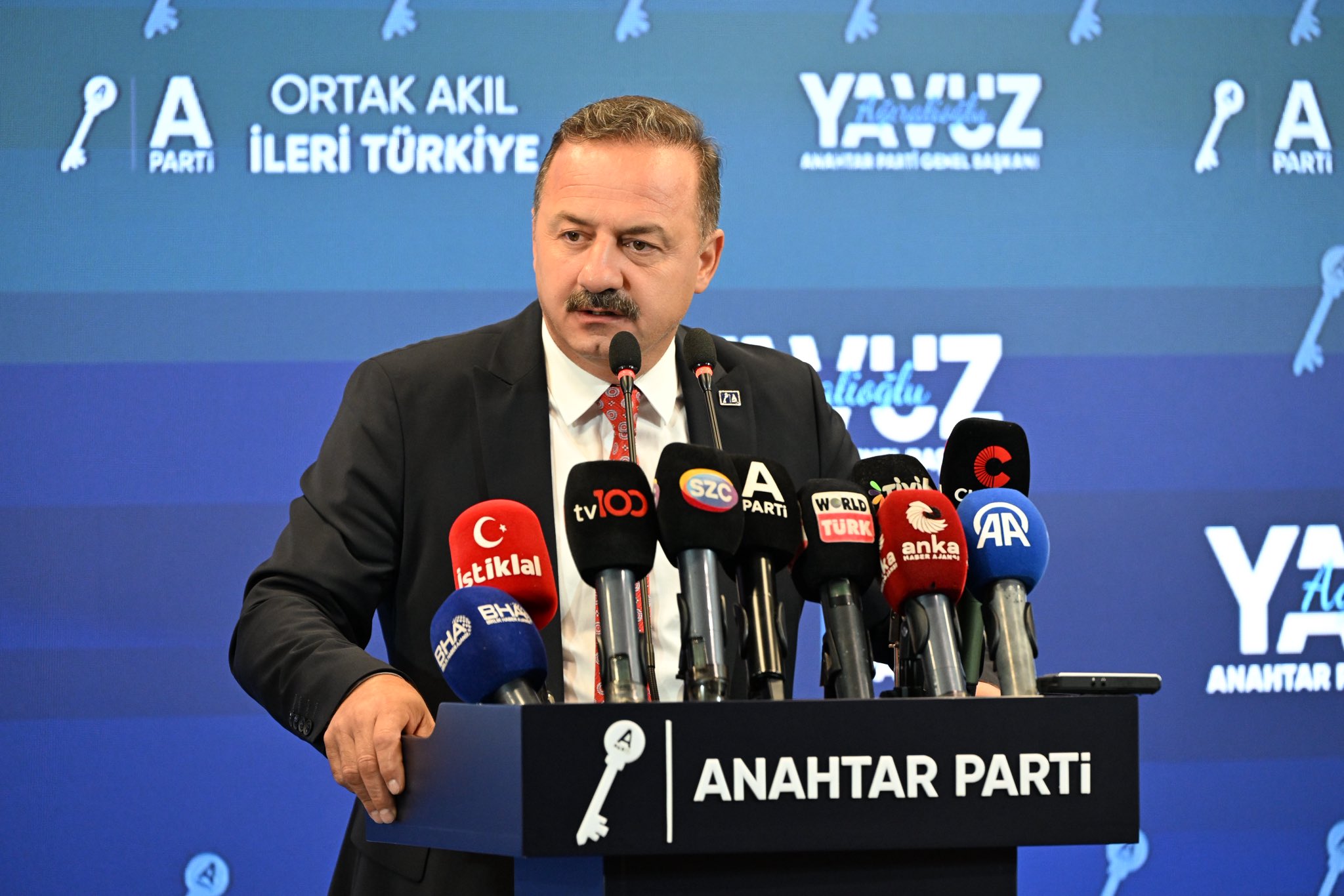 Ağıralioğlu: Millet iradesi 2028’de Anahtar Parti’yi kayyum olarak iktidara getirmelidir
