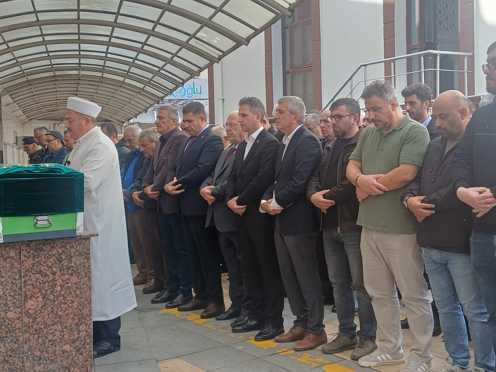 Düzcespor eski başkanı iş insanı Dağıstanlı vefat etti