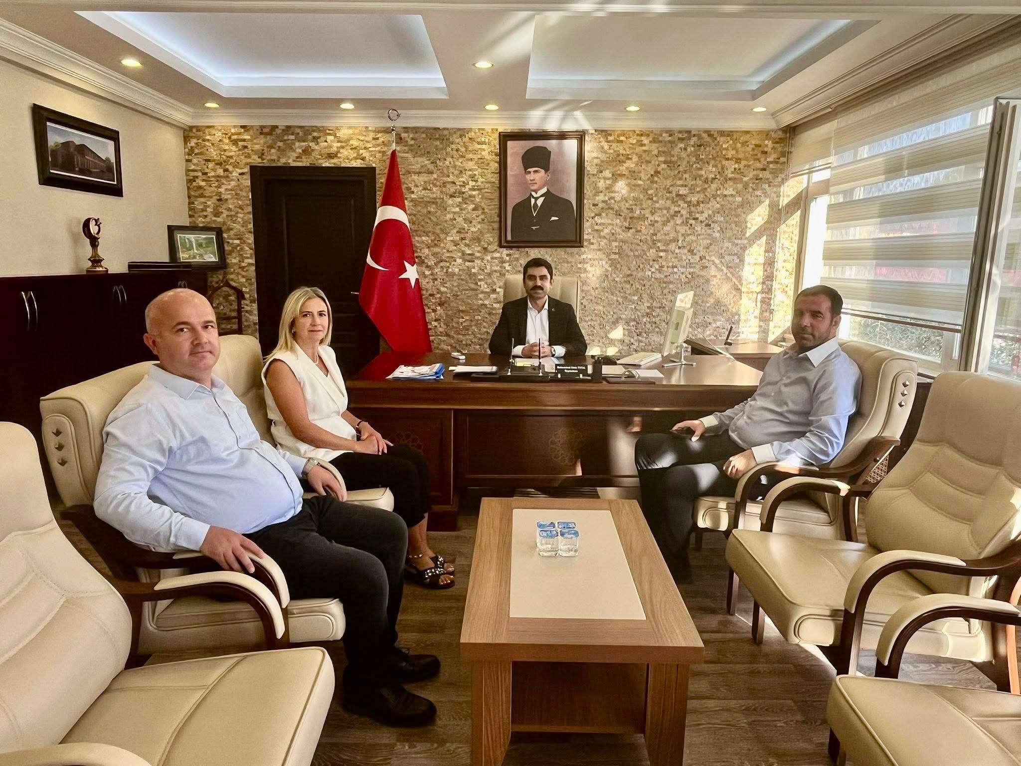 Kars Kızılay Şube Başkanı Kübra Hüryurt Susuz Kaymakamı’nı ziyaret etti