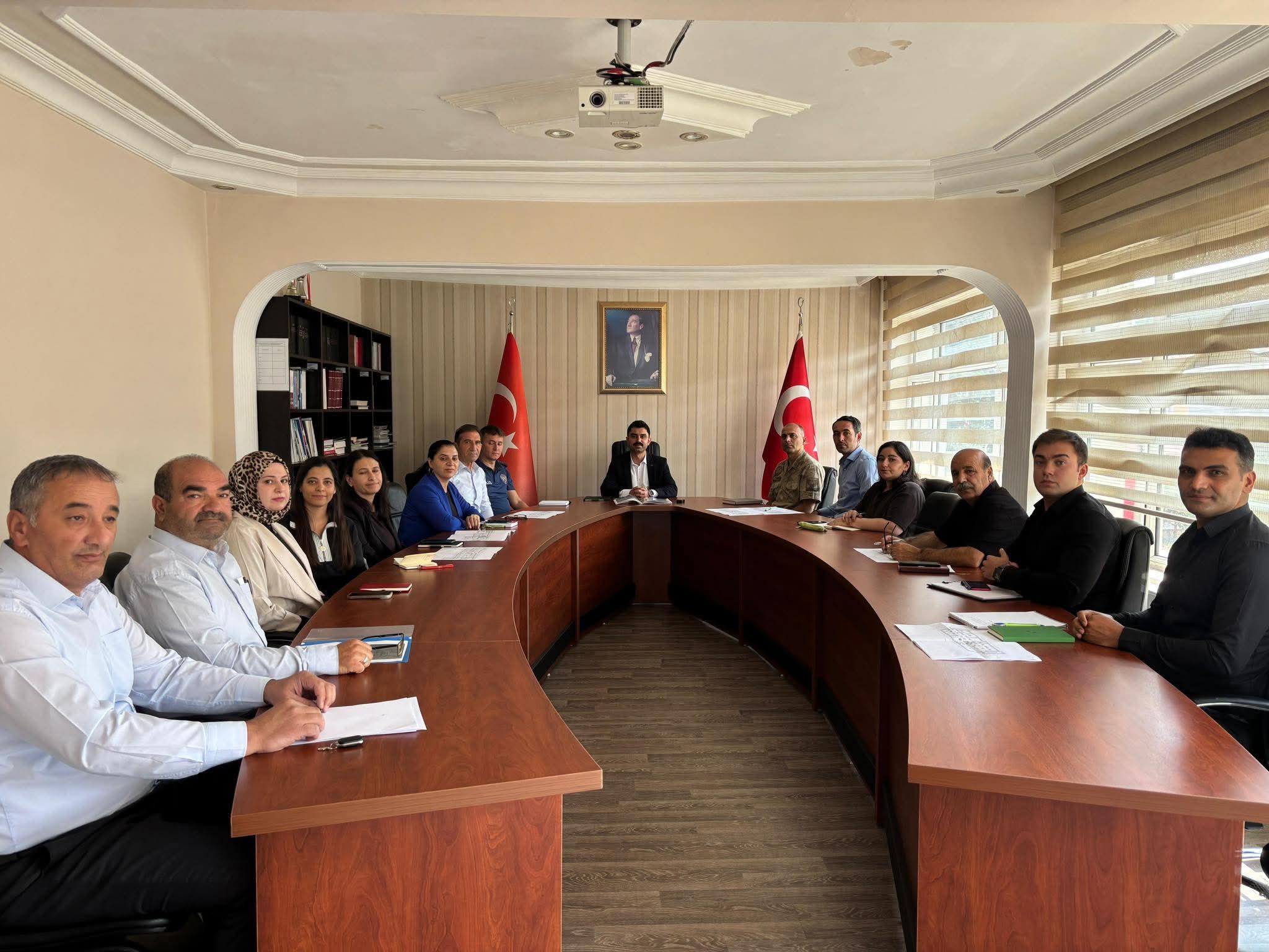 Susuz’da kurumlararası değerlendirme toplantısı gerçekleştirildi