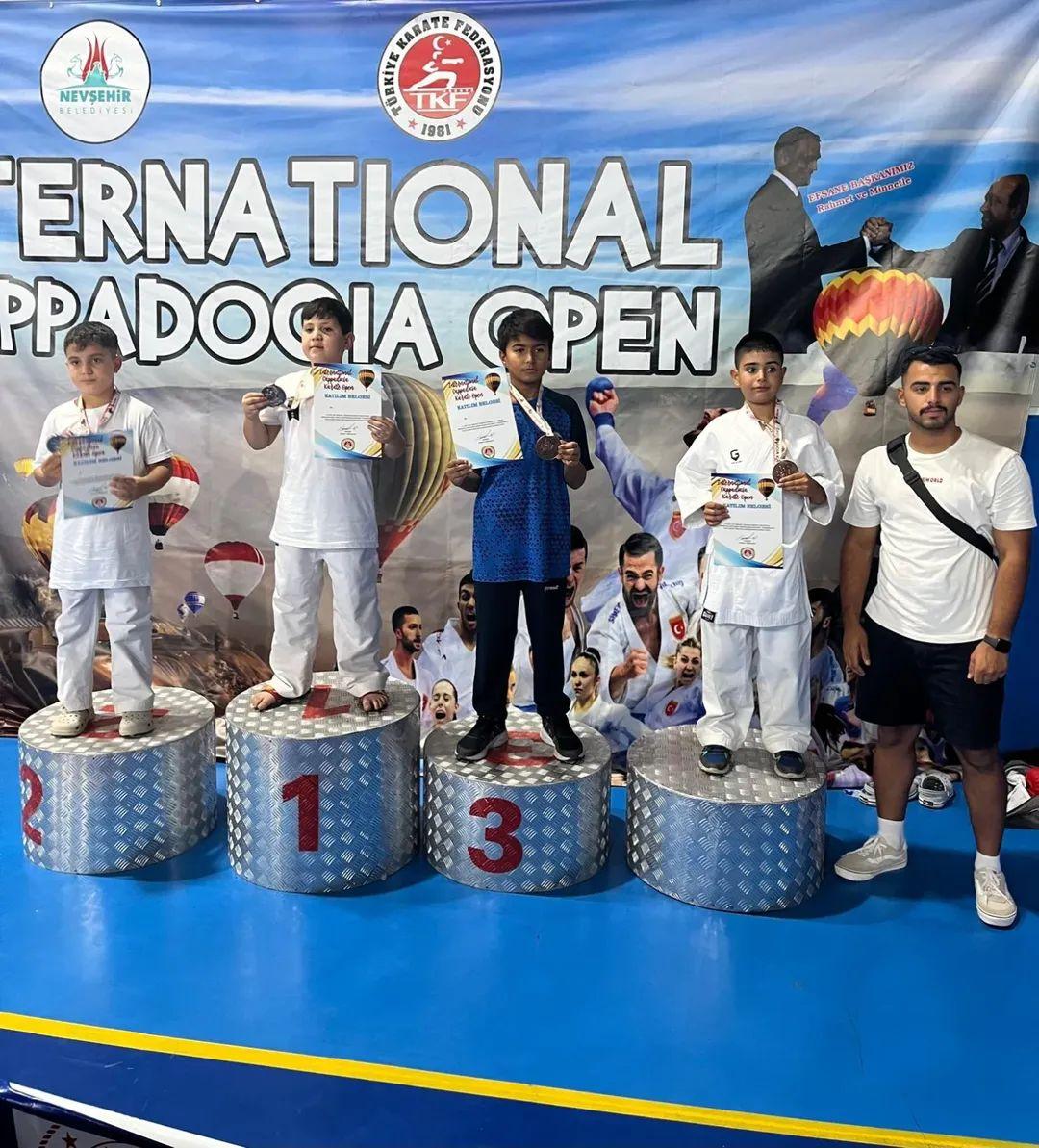Sporcularımız Kapadokya karate Şampiyonası’ndan madalyalarla döndü