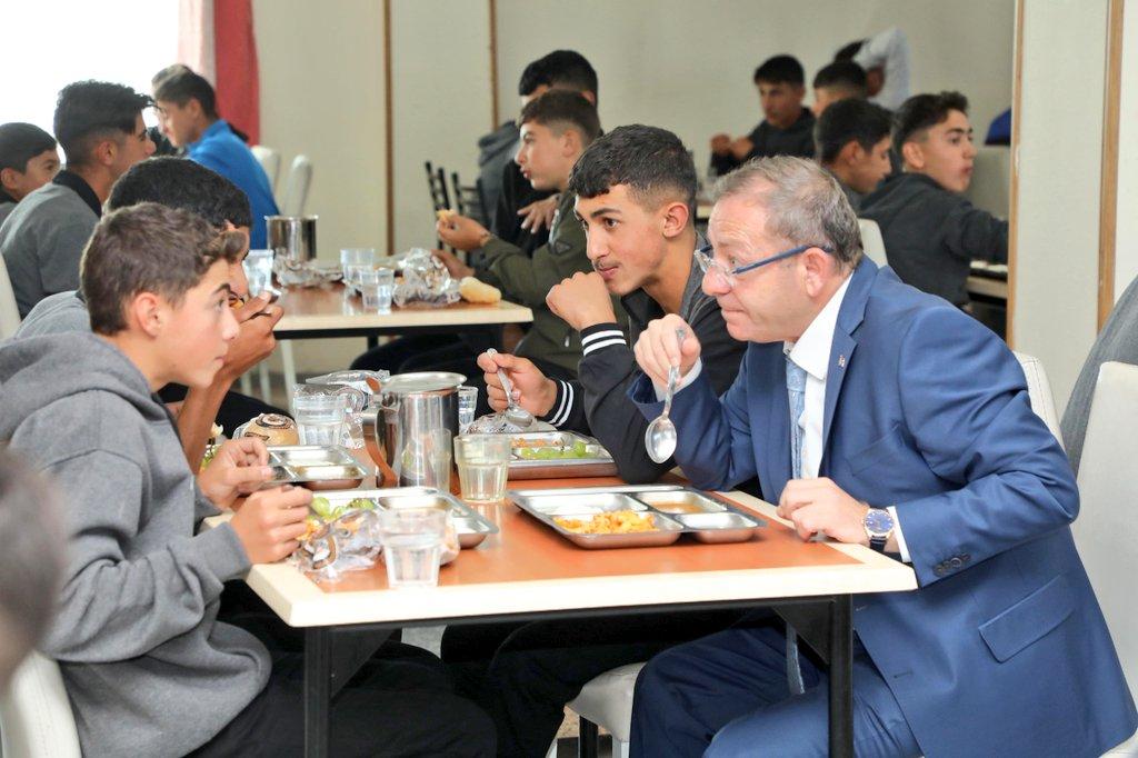 Kars Valisi Ziya Polat, öğrencilerle öğle yemeğinde buluştu