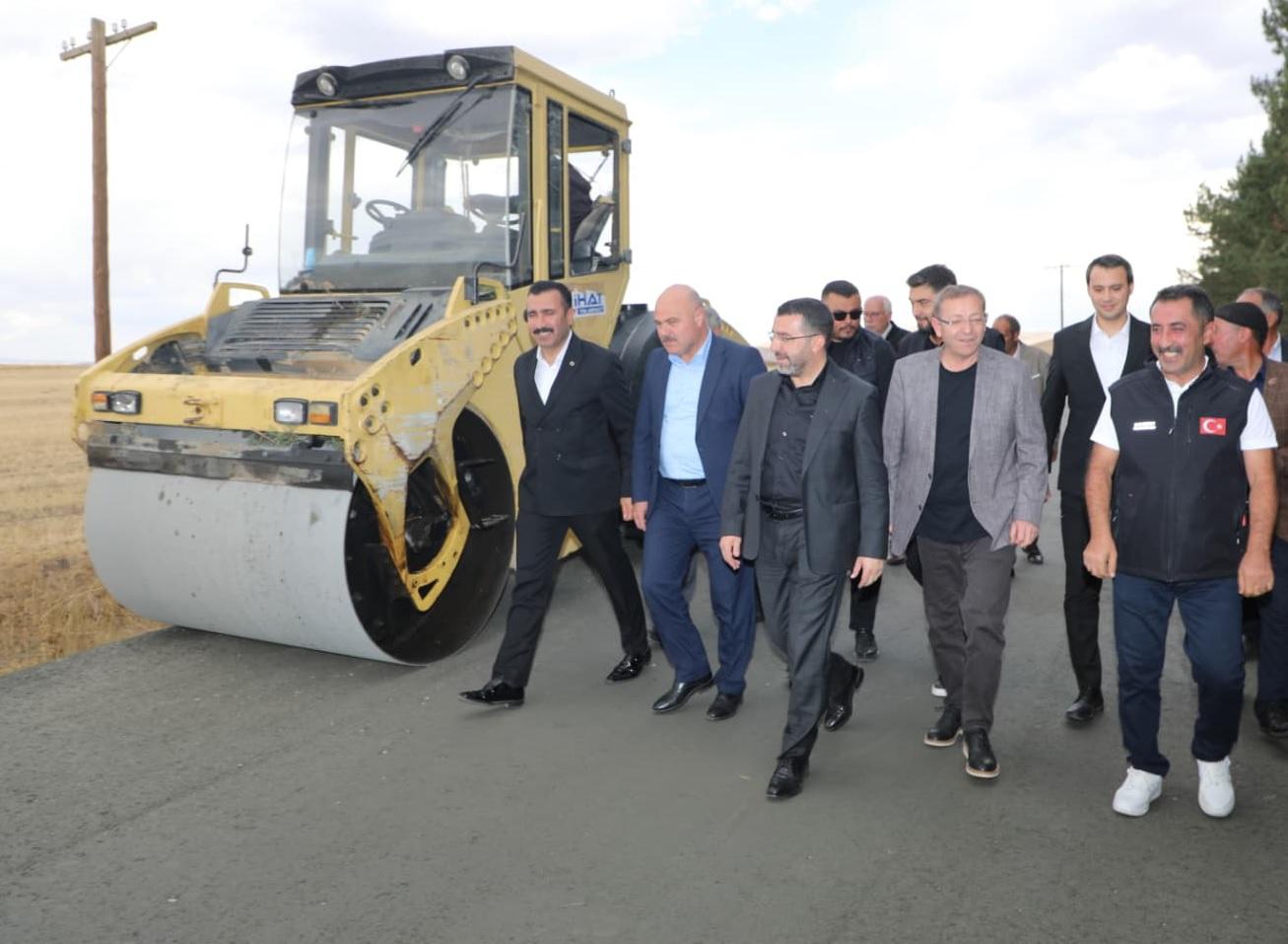 Vali Ziya Polat ve Milletvekili Adem Çalkın, Grup Köy Yolu çalışmalarını yerinde inceledi