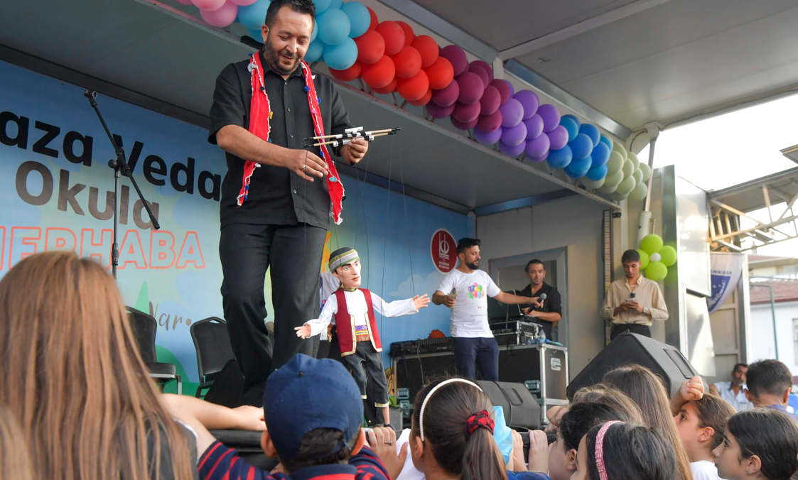 Çocuklar "yaza veda, okula merhaba, şenliğinde buluştu