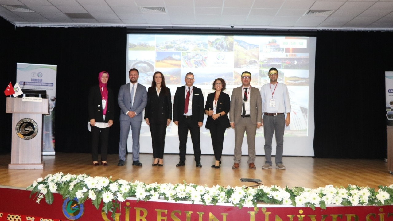 Giresun’da 300 hekim, DAHUDER 2. Doğu Karadeniz Dahiliye Sempozyumu’nda buluştu