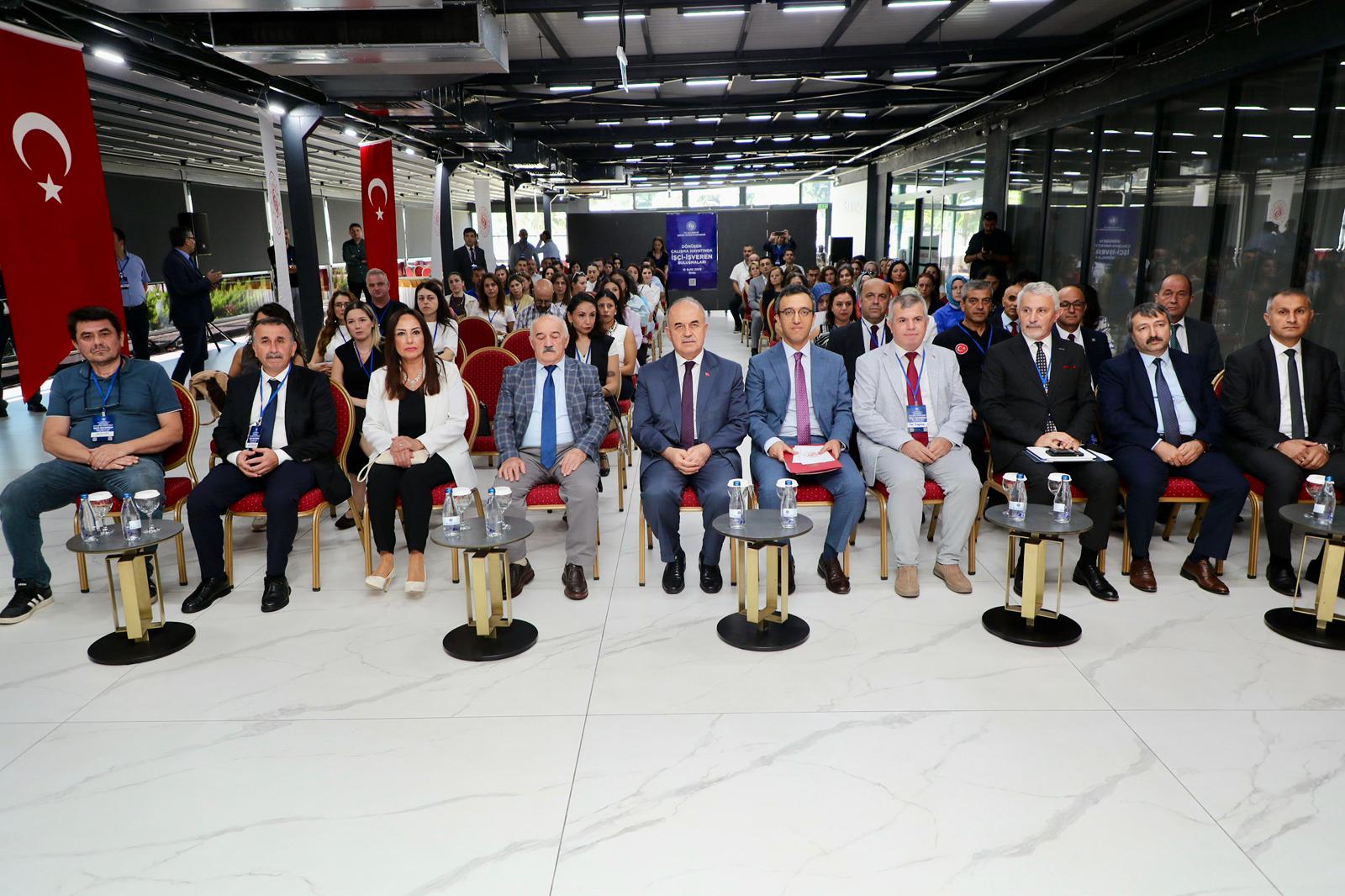 “Dönüşen Çalışma Hayatında İşçi-İşveren Buluşmaları”