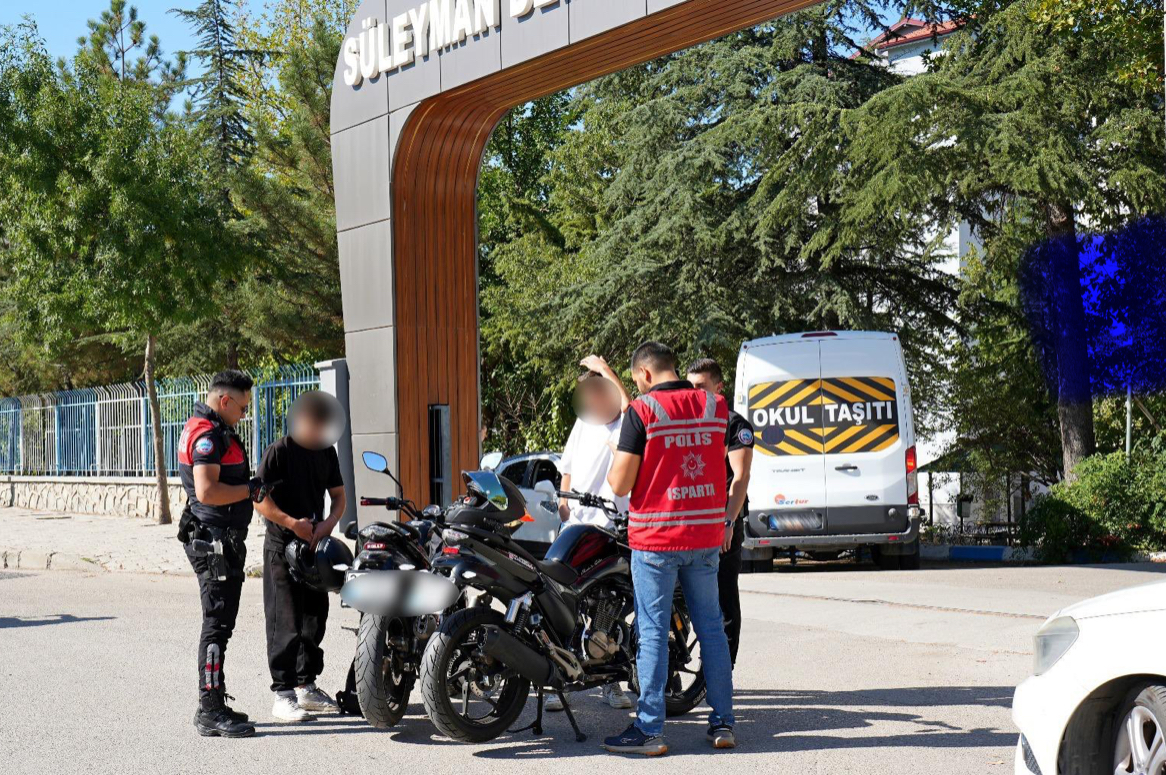 Isparta’da okul çevrelerinde asayiş uygulaması