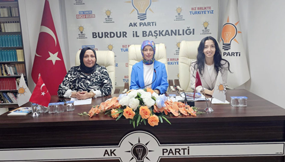 AK Parti MKYK üyesi Emine Aktaş’tan Burdur kadın kollarına ziyaret