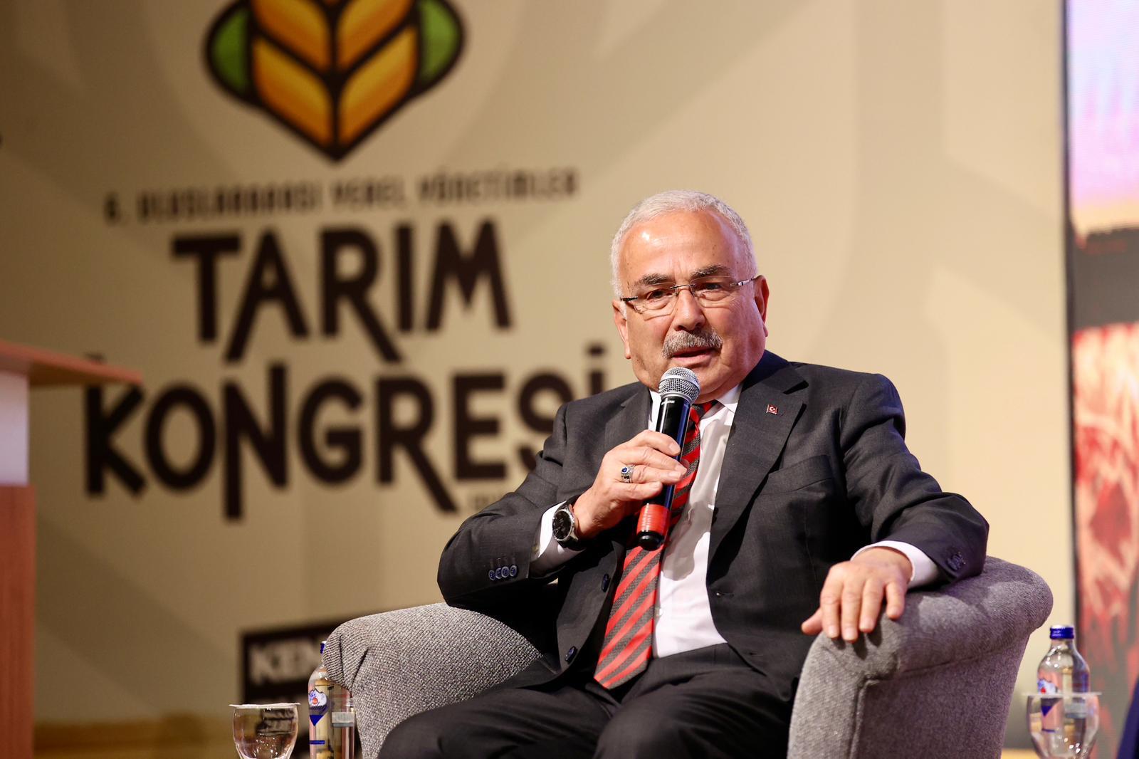 Belediye Başkanı Güler Erzurum'da tarım kongresinde konuştu