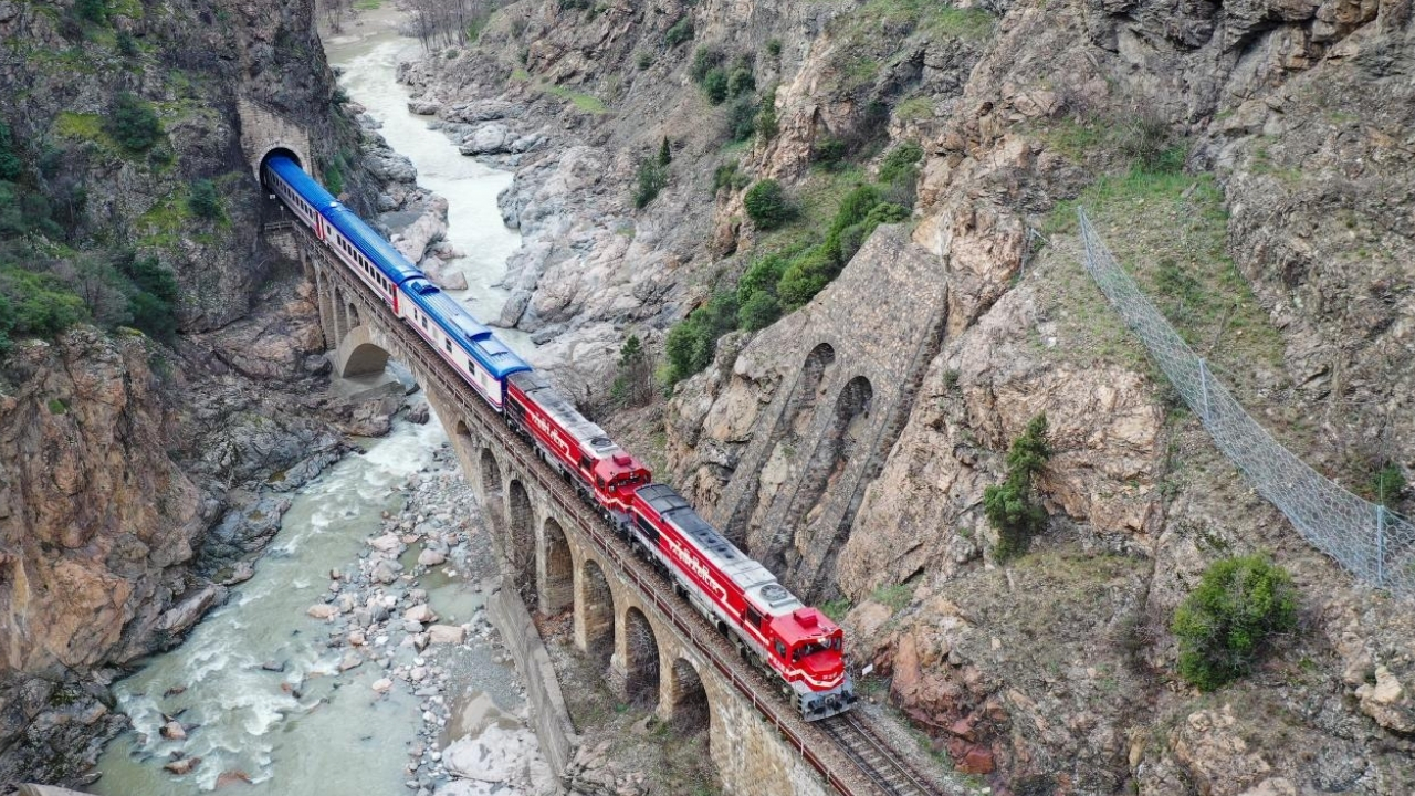 Turistik Karaelmas Treni sonbaharda yola çıkıyor