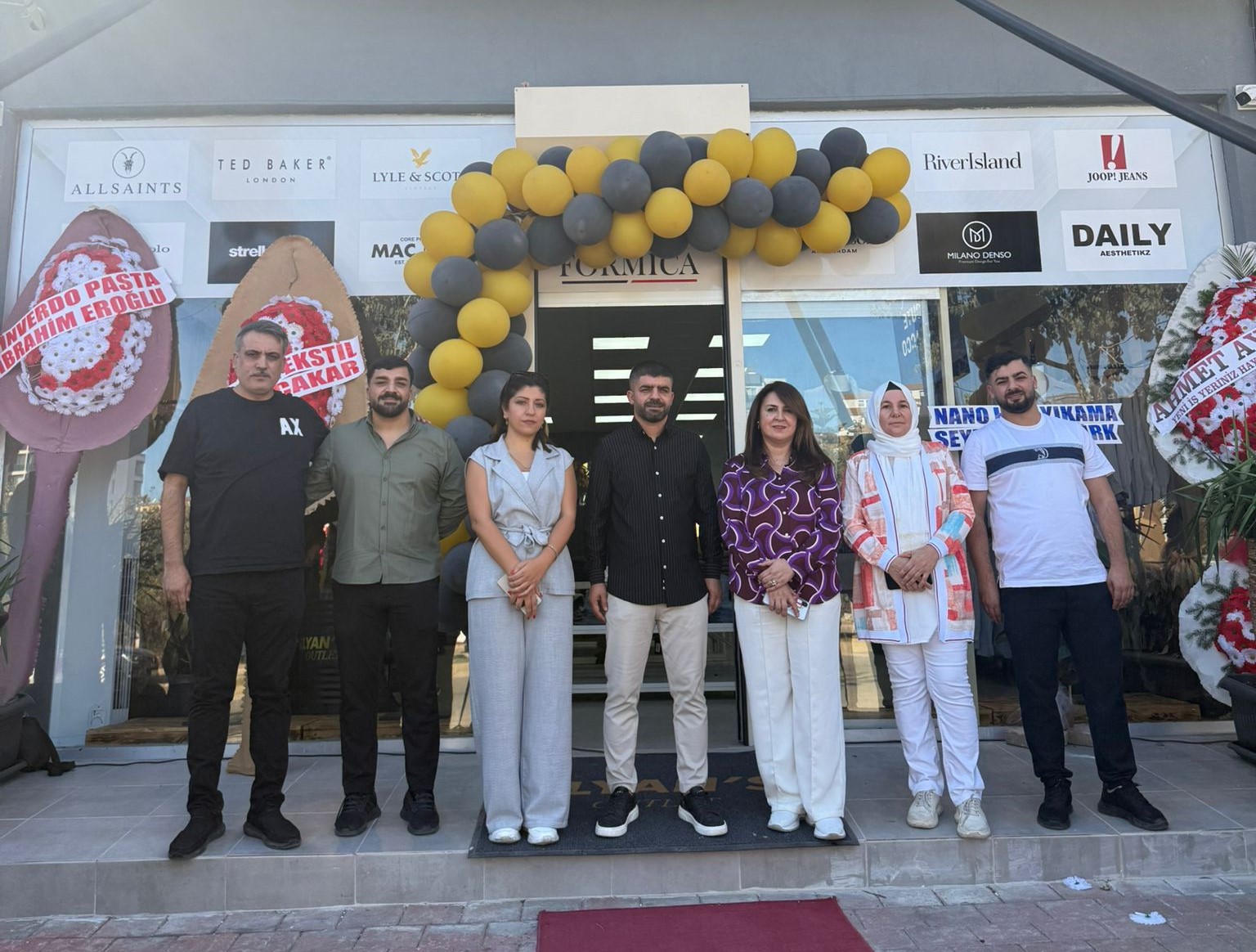 Elyans Outlet Gürselpaşa şubesi görkemli bir açılışla hizmete girdi