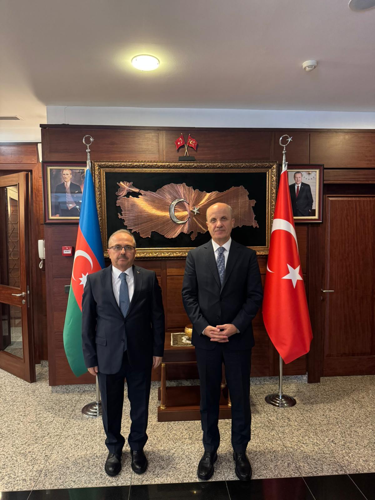 Yükseköğretim Kurulu Başkanı Özvar Azerbaycan'ı ziyaret etti