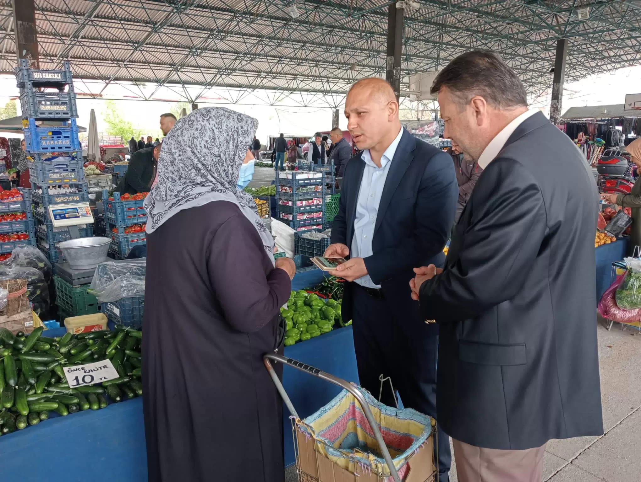 Kırıkkale Belediyesi’nden emeklilere pazar desteği