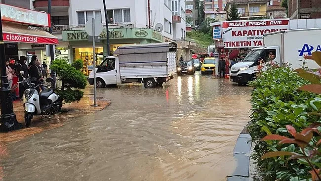 Giresun'un Bulancak ilçesinde aşırı yağış hayatı olumsuz etkiledi
