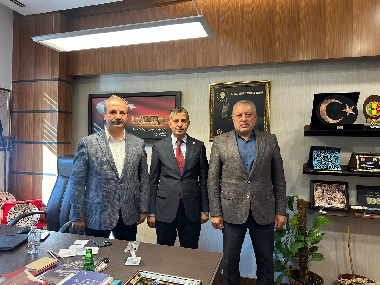 Sağlık-Sen'in Meclis mesaisi devam ediyor: Gündem sağlık profesyonellerinin talepleri