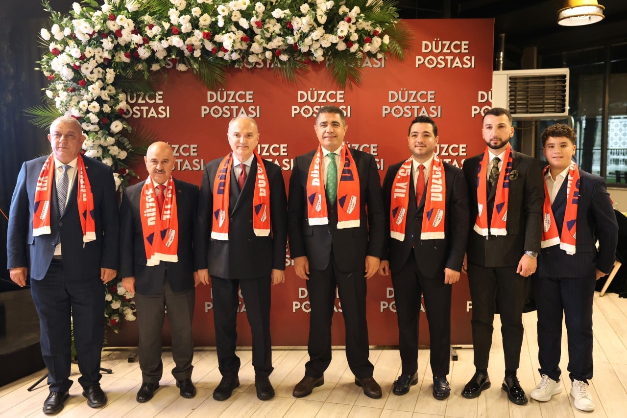 75 yaşındaki gazete törenle Cahit Vuruş'a geçti