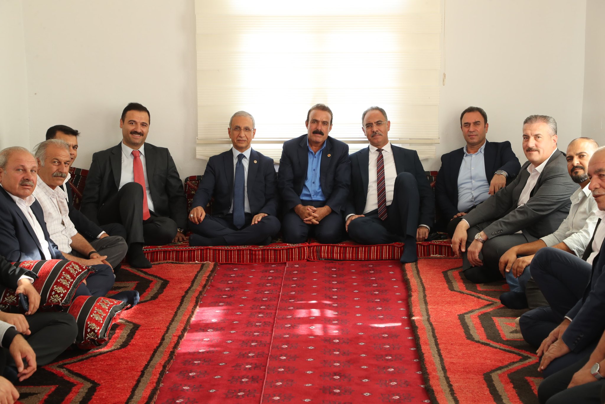 Başkan Kuş ve Milletvekili Dusak, Eyyübiye kırsalında vatandaşlarla buluştu