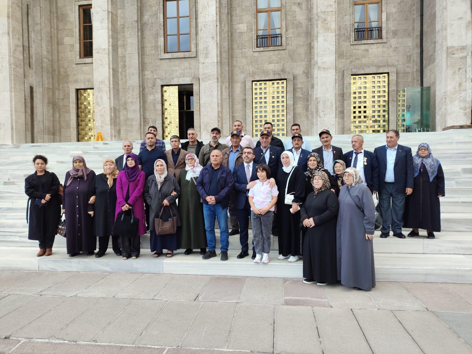 Şehit yakınları ve gazilerimizden anlamlı TBMM ziyareti