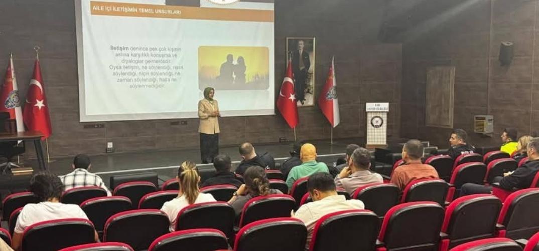 Aile bağlarını güçlendiren eğitim: Emniyet personeline “İletişim ve Yaşam Becerileri” eğitimi