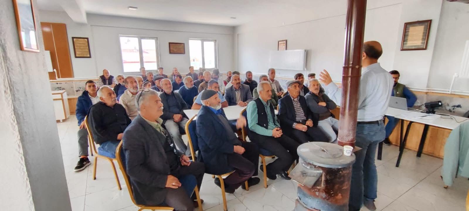 Kars’ta hayvan yetiştiricilerine “Şarbon Hastalığı ve Etkin Koruma-Kontrol Yöntemleri” eğitimi