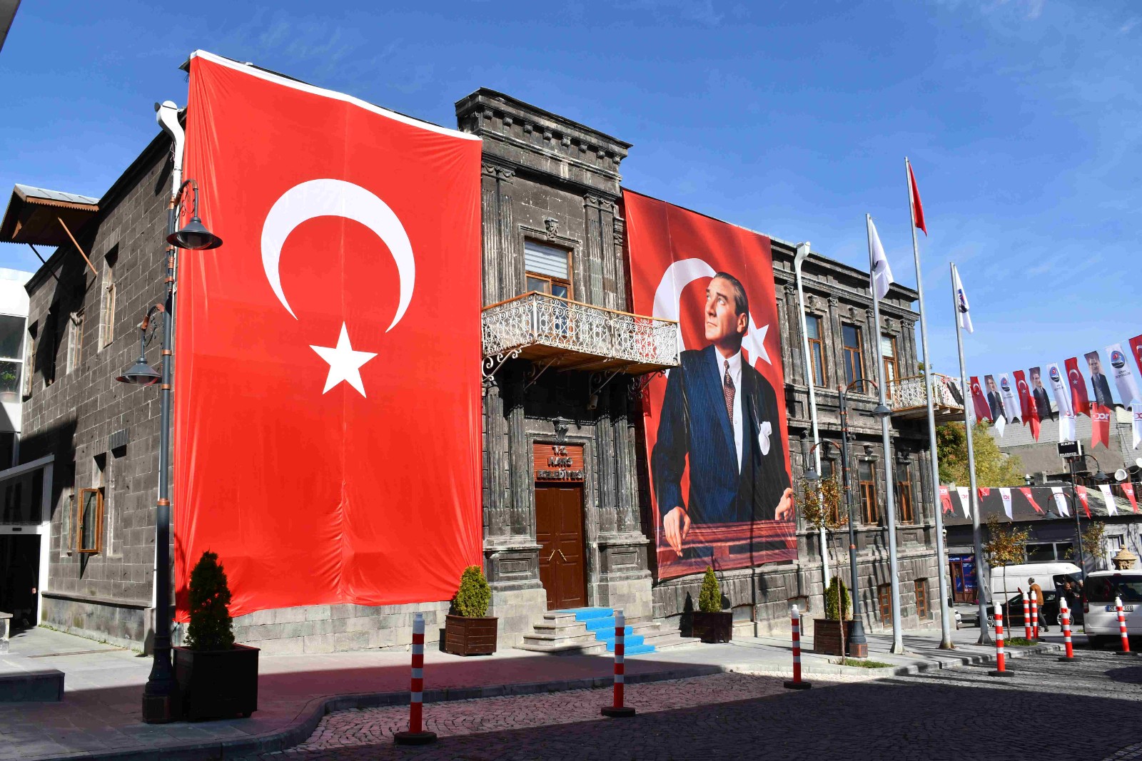 Kars Belediyesi’nden 102. yıla özel kutlama