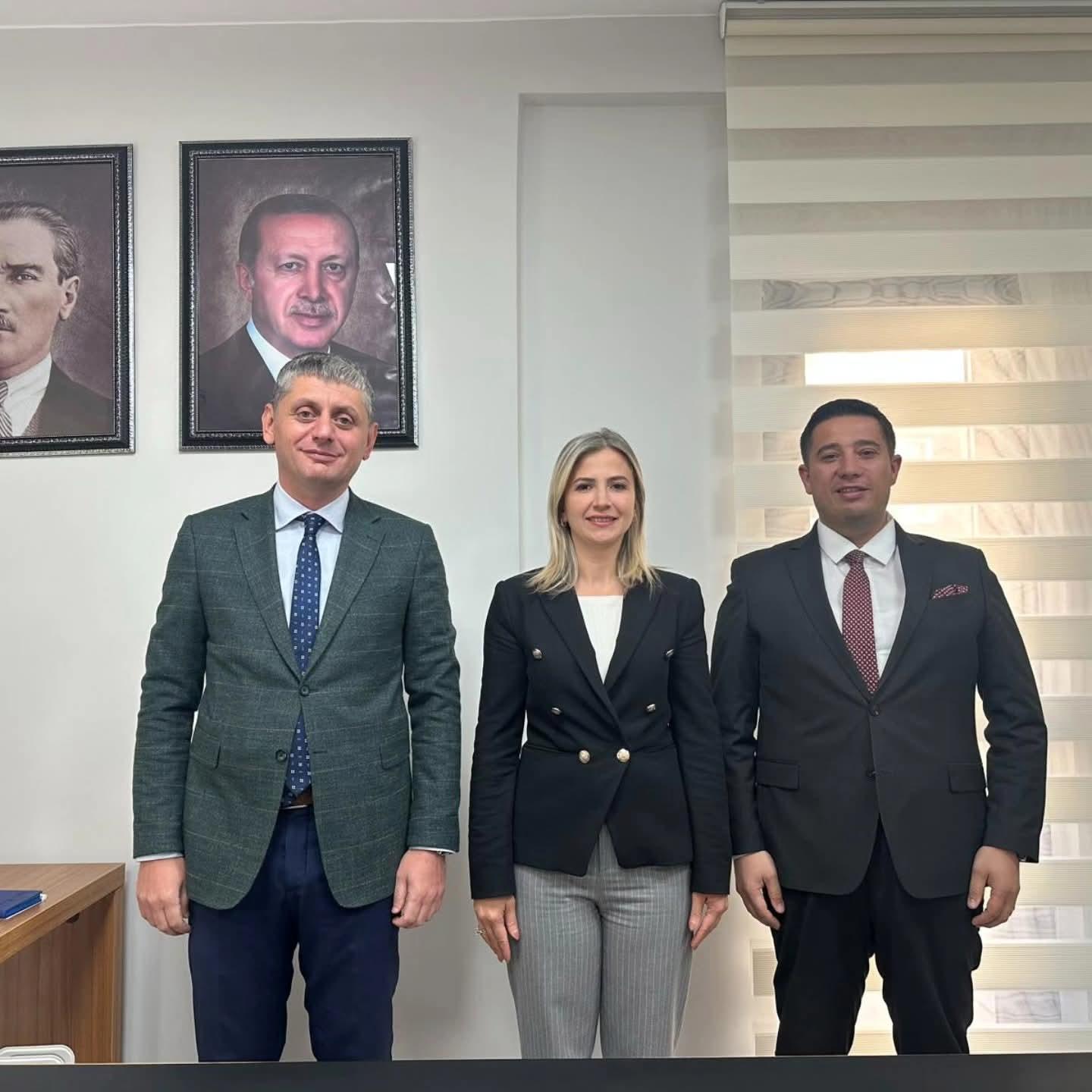 Kars Kültür ve Turizm Müdürü Yığcı ile Gençlik ve Spor İl Müdürü Başköylü'den Türk Kızılay’ına ziyaret