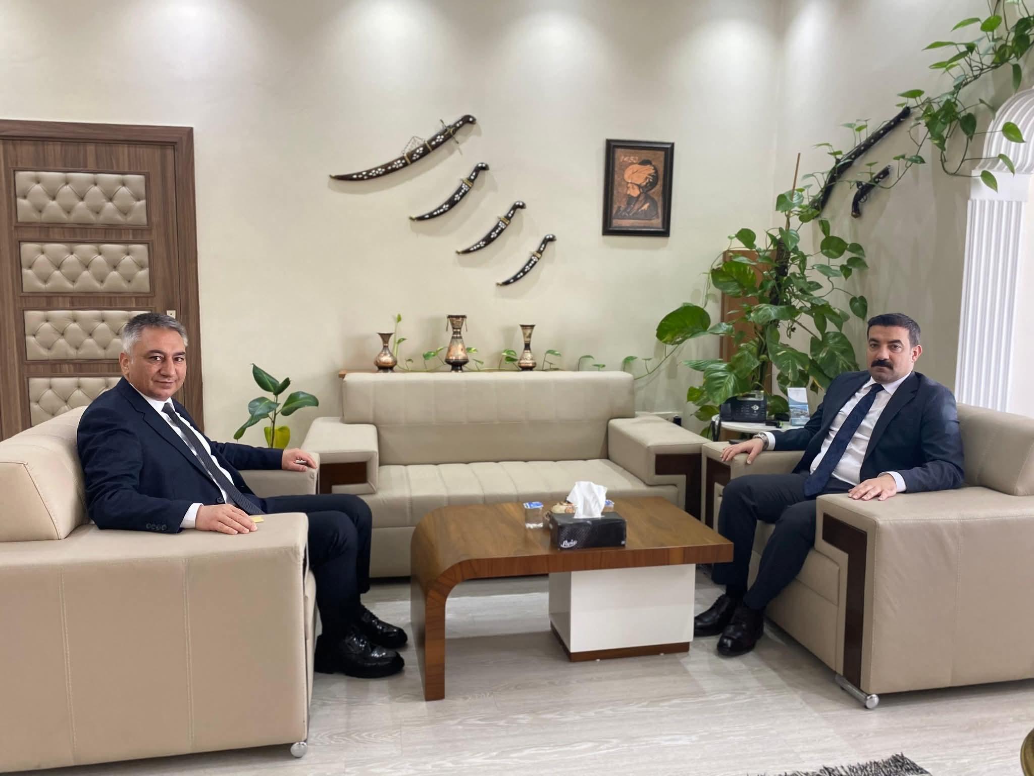 İl Defterdarı Fatih Polat’tan Arpaçay Kaymakamı Muhammed Burak Akköz’e ziyaret