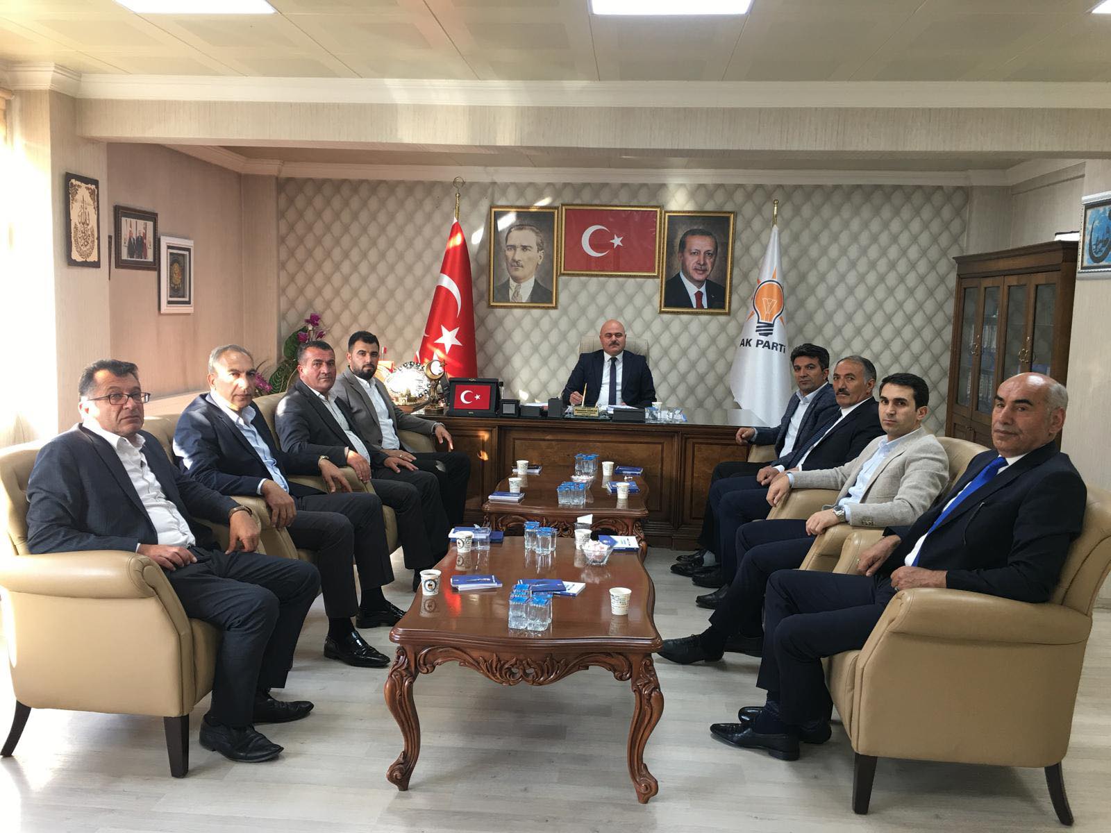 AK Parti Kars İl Başkanlığı’nda Aylık İlçe Başkanları Toplantısı gerçekleştirildi