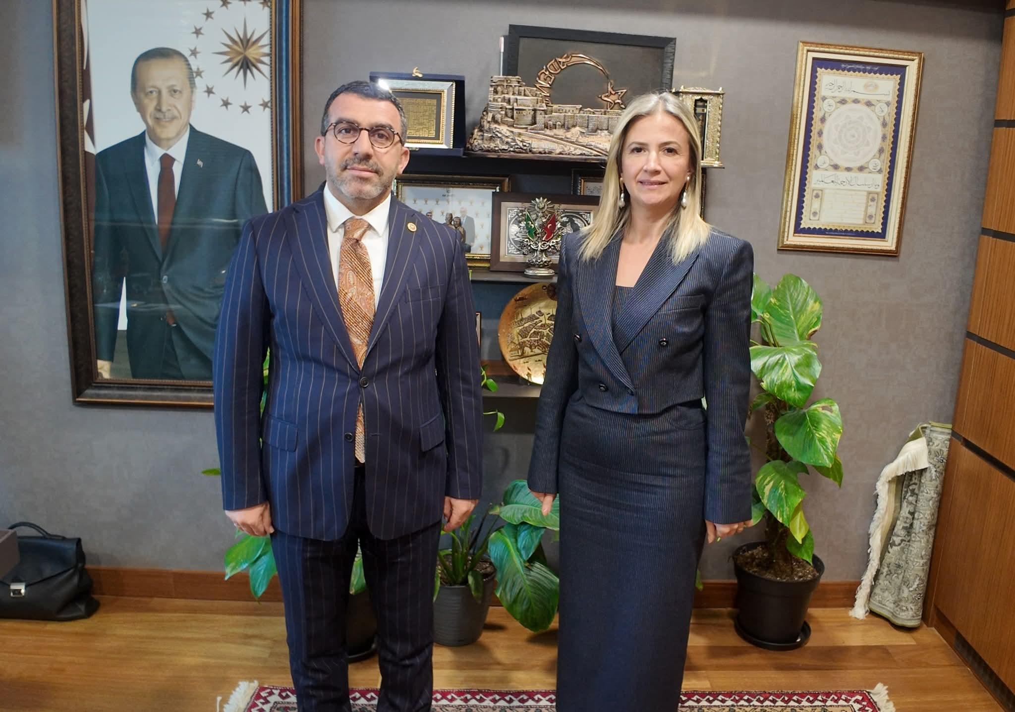 Kızılay Kars Şube Başkanı Kübra Hüryurt’tan vekil Adem Çalkın’a ziyaret