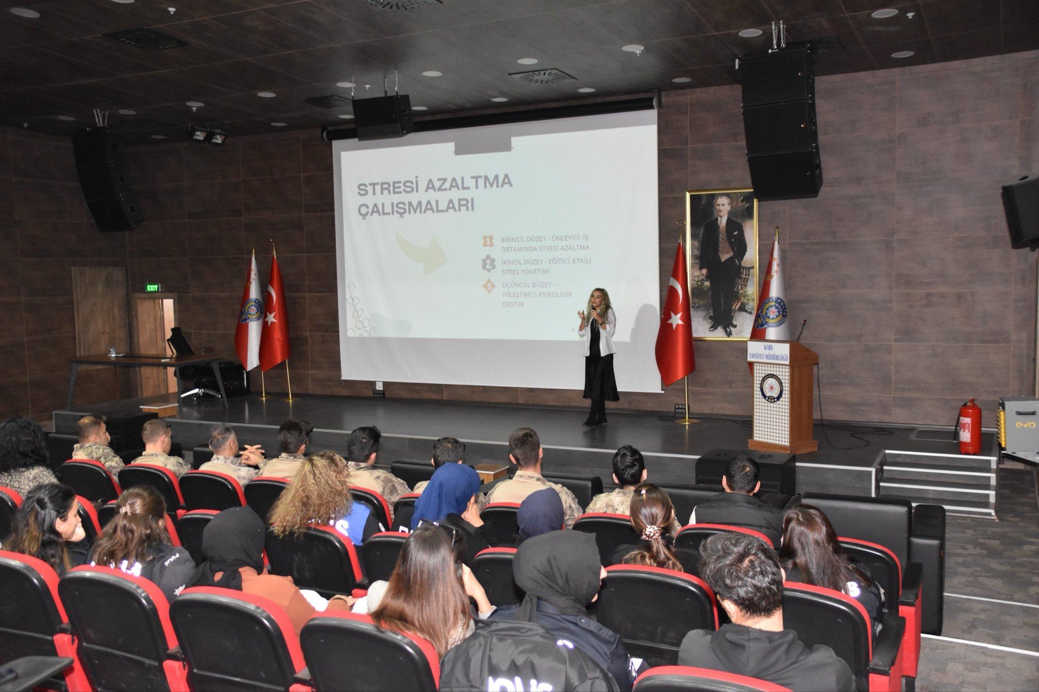 Kars’ta emniyet personeline “Psikolojik İlk Yardım” eğitimi verildi