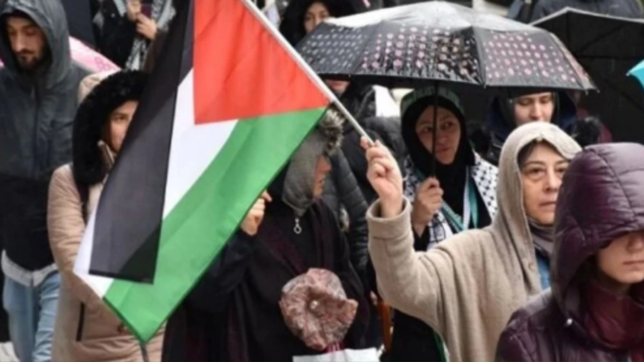 Gazze yolunda Balıkesirli 3 doktor ve 1 öğretmen gözaltında