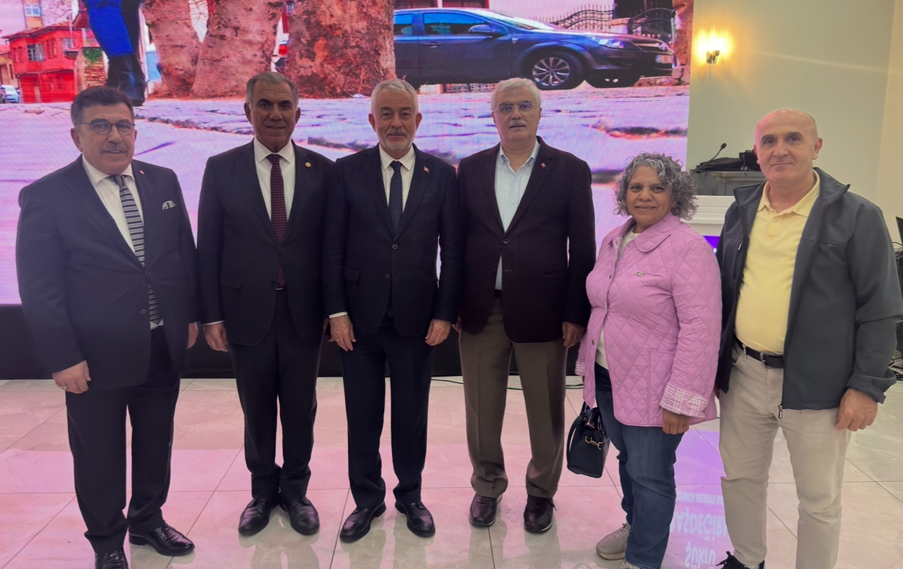 Ankara’da Ispartalılar buluşması: Bayram Özçelik’e yoğun ilgi