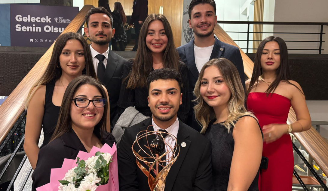 SDÜ iletişim öğrencileri TRT yarışmasından ödülle döndü
