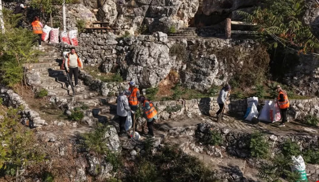 Bucak’ta sonbahar temizliği başladı