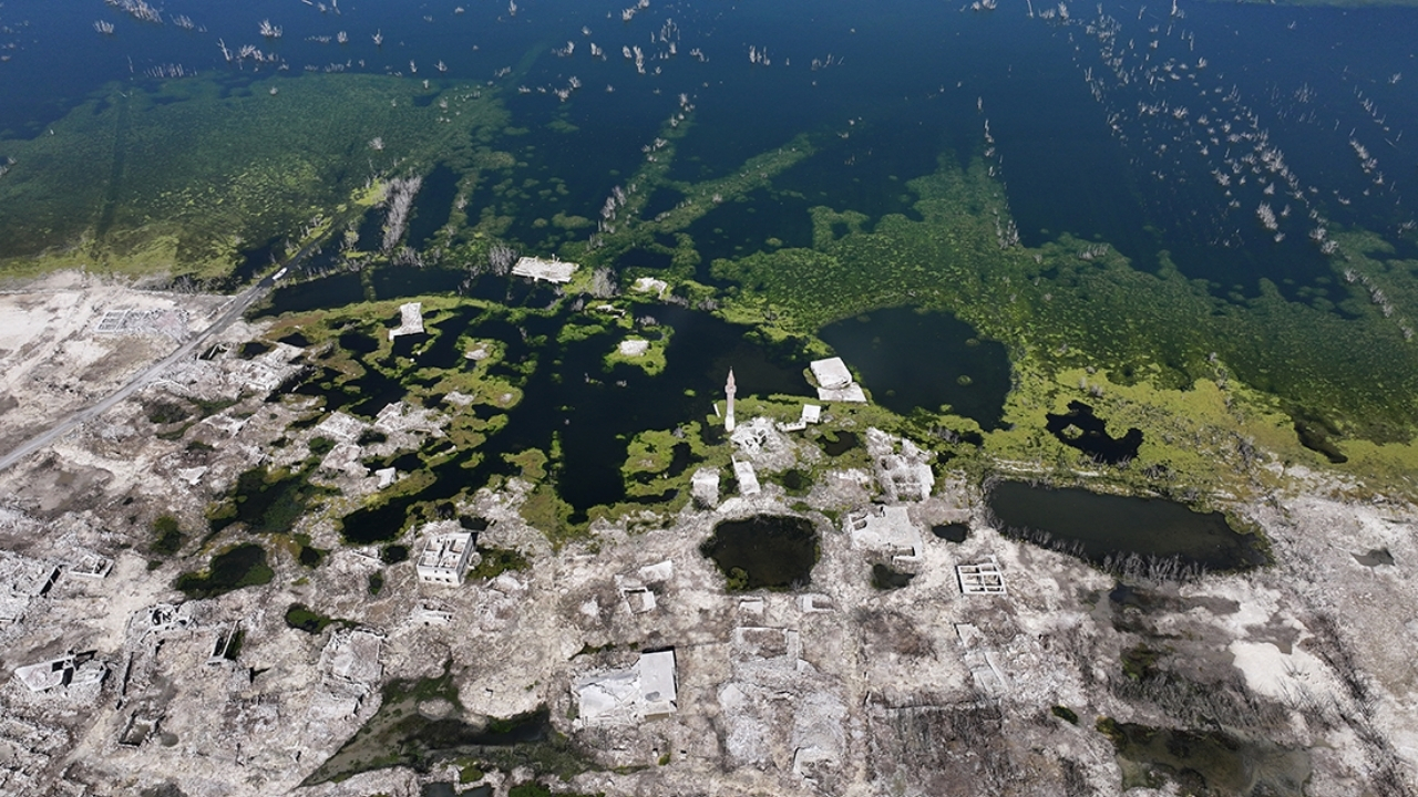 Kayseri’de kuraklık eski köyleri gün yüzüne çıkardı