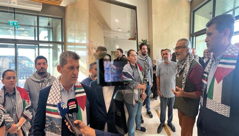 Gazze filosu’ndan dönen Antalya’lı aktivistler coşkuyla karşılandı