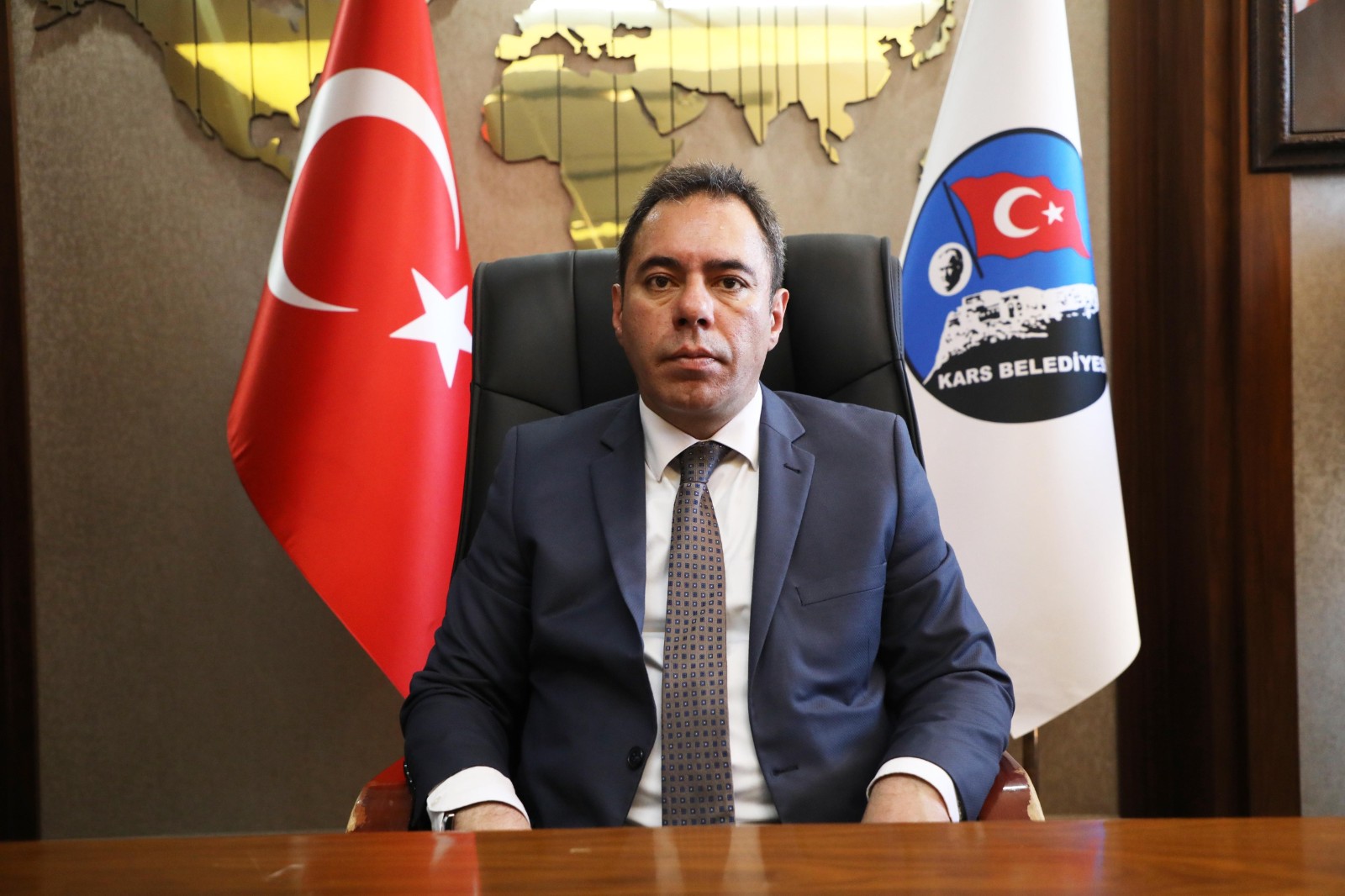 Kars Belediyesi’nden binlerce aileye kıyafet desteği