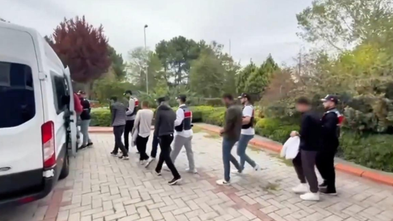 PTT ve HGS adıyla yanıltıcı SMS’lerle dolandırıcılık: 12 şüpheli yakalandı