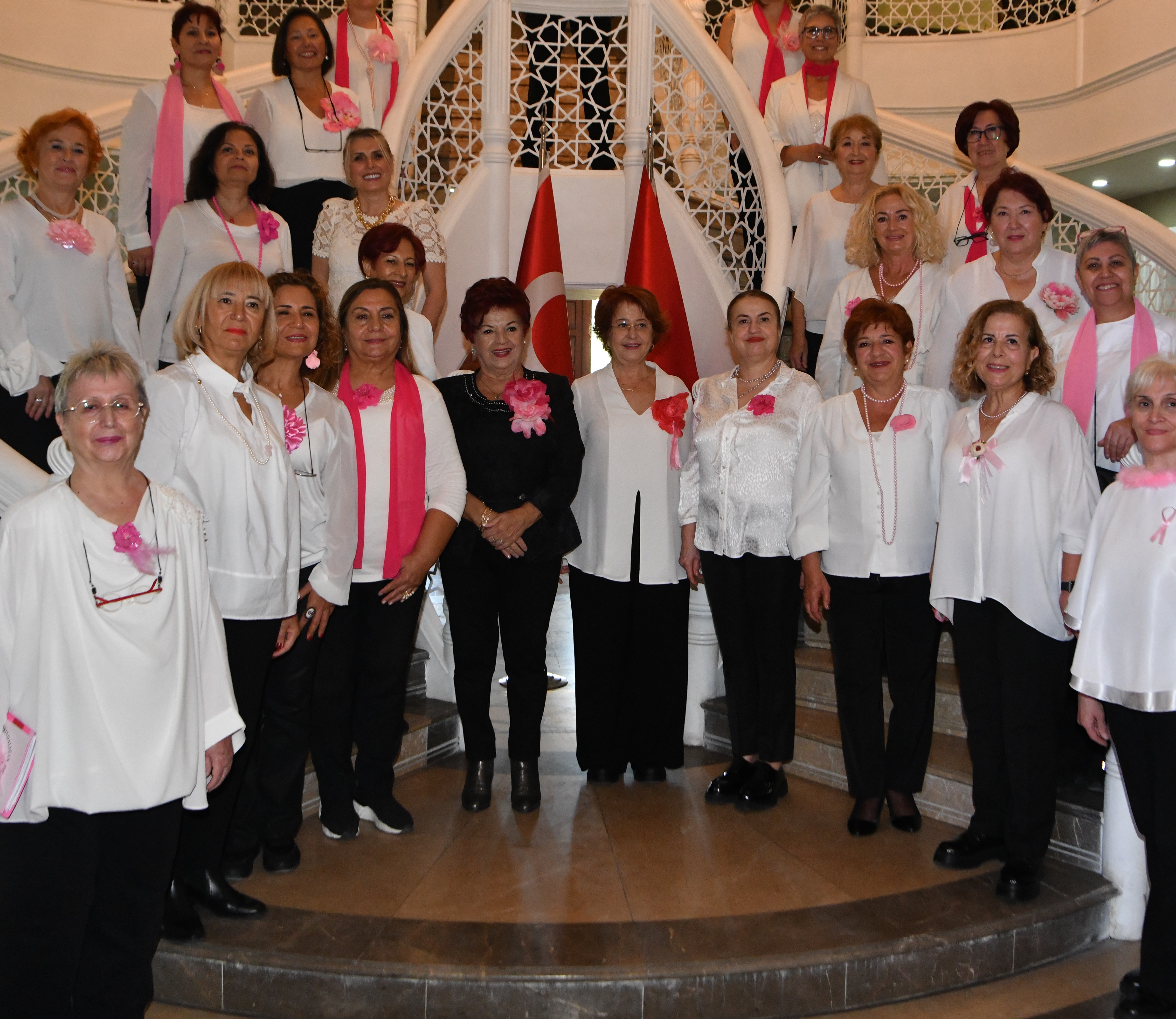 AKK’de meme kanserine sergiyle farkındalık: “Erken tanı hayat kurtarır”