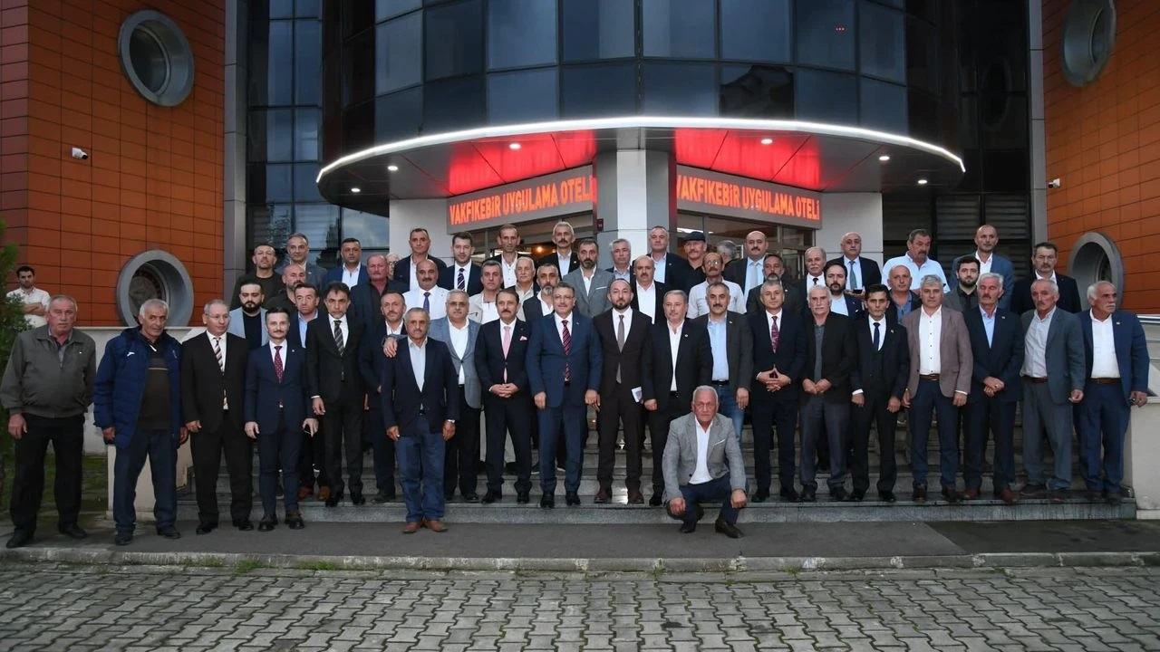 Trabzon Büyükşehir Belediye Başkanı Genç, mahalle muhtarıyla buluştu