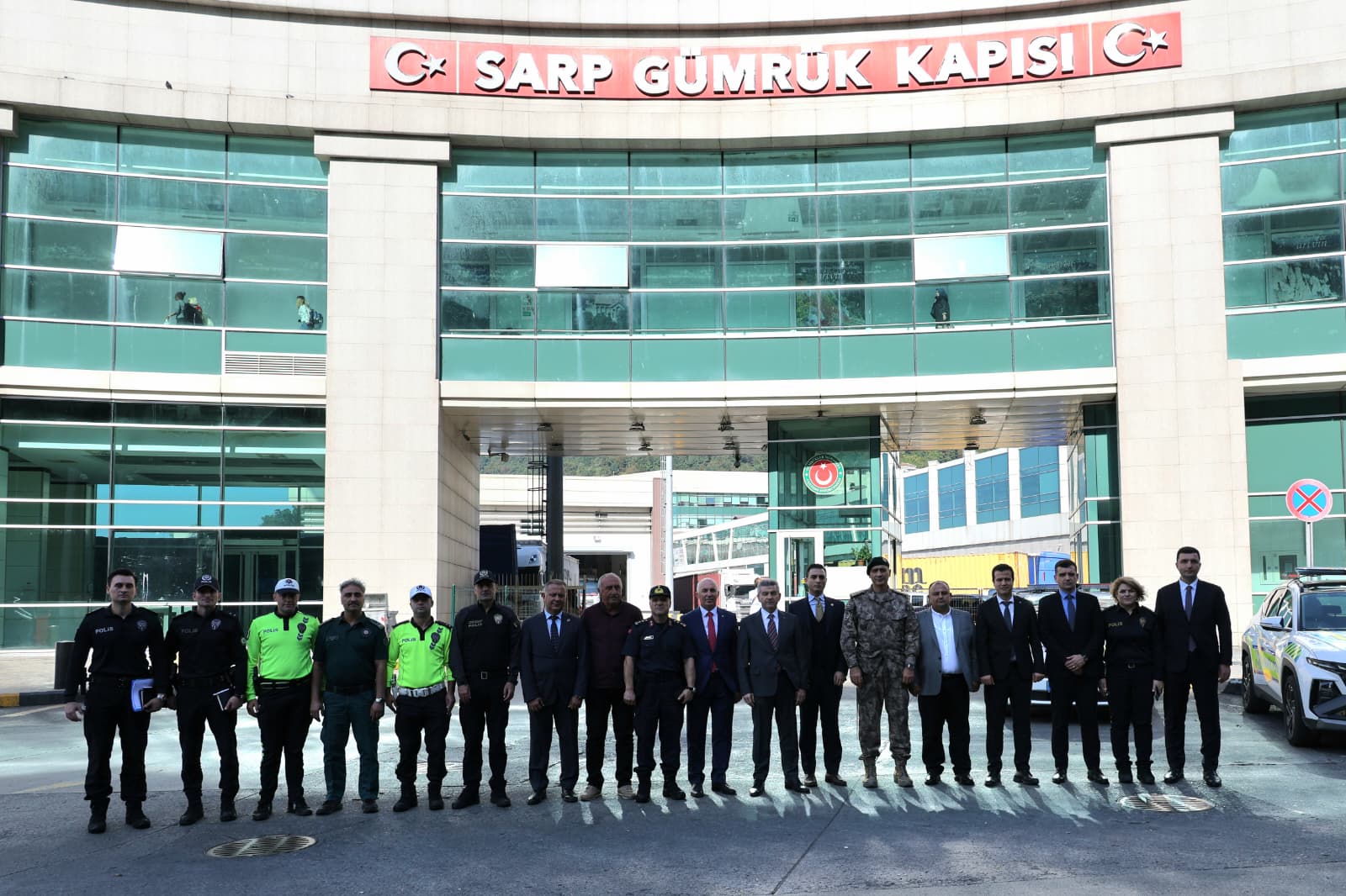Sarp Sınır Kapısı’ndan yılın 9 ayında yaklaşık 4 milyon yolcu geçiş yaptı