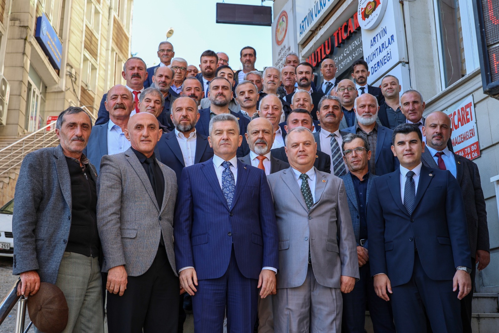 Artvin Valisi Ergün: Muhtarlarımız devletimizin vatandaşımıza ulaşan kılcal damarlarıdır