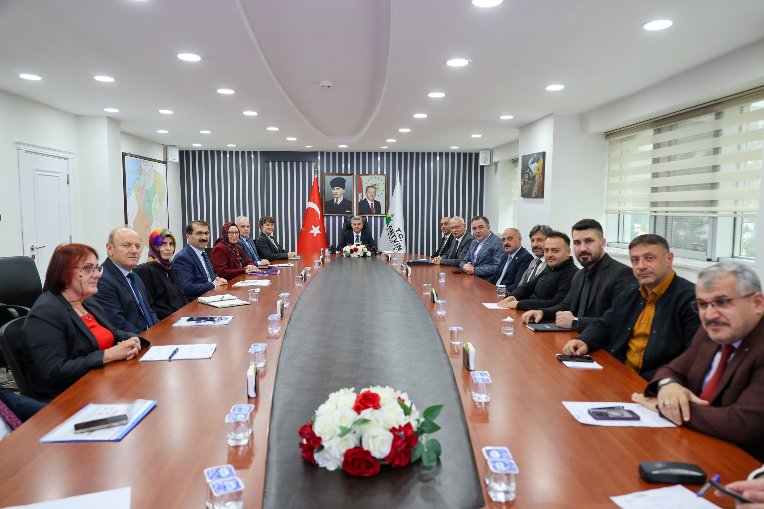Artvin'de Vali Ergün başkanlığında İl İstihdam ve Mesleki Eğitim Kurulu toplantısı yapıldı
